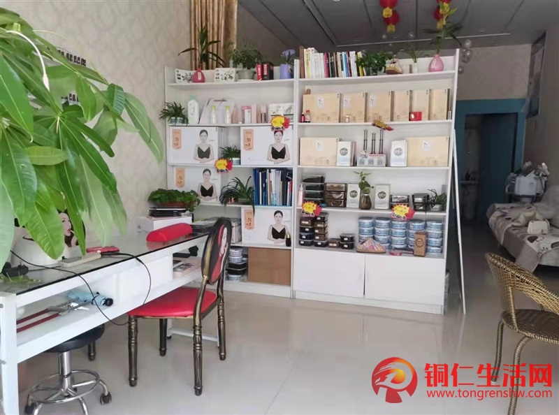 美容院轉(zhuǎn)讓,客源穩(wěn)定,接手即可經(jīng)營(yíng)!!